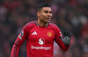 Leny Yoro explica por que os jogadores do Man Utd querem que Casemiro fique Leny Yoro explica por que os jogadores do Man Utd querem que Casemiro fique