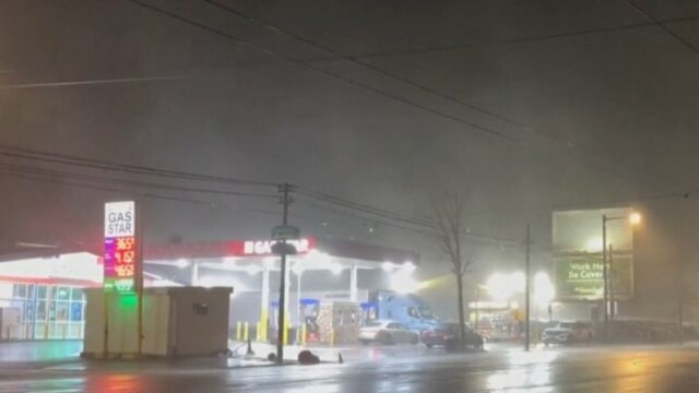 Leste e centro-oeste dos EUA atingidos por enorme tempestade
