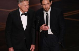 Lewis Pullman brinca sobre ser a ‘sequela’ de Dad Bill durante o Oscar de 2026 tapete vermelho do Oscar 98º Oscar Oscar 2026