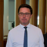 Líder nacional anuncia renúncia chocante