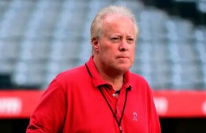 Locutor dos Angels ‘sortudo por estar vivo’ após terrível incidente de atropelamento: ‘Experiência angustiante’ O locutor do Los Angeles Angels, Terry Smith, antes de um jogo de beisebol da Liga Principal entre o Chicago Cubs e o Los Angeles Angels no Angel Stadium of Anaheim, em Anaheim, Califórnia, na terça-feira, 5 de abril de 2016.