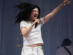 Lorde revela que agora é uma artista independente depois que seu contrato com a Universal expirou no ano passado Lorde revela que agora é uma artista independente depois que seu contrato com a Universal expirou no ano passado