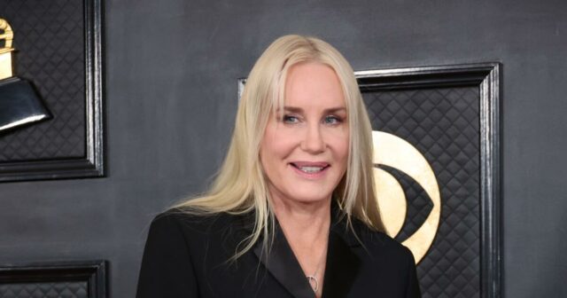 'Love Story' não recebe o carinho de Daryl Hannah por sua interpretação: 'Nomes reais não são ferramentas fictícias'
