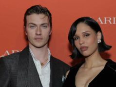 Lucky Blue e Nara Smith admitem que o bebê nº 4 foi um ‘ajuste’ GettyImages-2202616209-Influencers-Nara-and-Lucky-Blue-Smith-Welcome-4th-Baby-Together