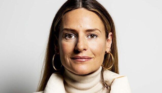 Lucy Dickins deixa a divisão de música contemporânea da WME
