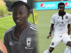 MLS emite proibições vitalícias a dois ex-jogadores por causa de escândalo de apostas A MLS emite proibições vitalícias a dois ex-jogadores por causa de escândalo de apostas. Imagem dividida mostrando Derrick Jones e Yaw Yeboah, dois jogadores de futebol profissionais ligados a uma investigação de apostas da MLS. À esquerda, um jogador com uma blusa cinza de treinamento do Columbus Crew está sentado ao ar livre durante uma entrevista. À direita, outro jogador com uniforme branco do Bethlehem Steel FC controla a bola durante uma partida, com um anúncio da Pepsi visível ao fundo do estádio.