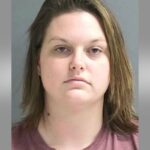 Mulher supostamente abusiva bateu em criança com remo de madeira, chamada de 'ajustador de atitude'