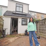 Suzie Cavadino mudou-se para sua casa em Aughton, Lancashire, há quase 20 anos, onde mora com seus quatro filhos, com idades entre 12 e 19 anos.