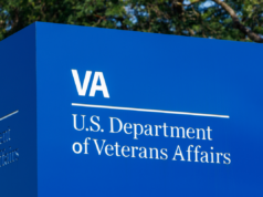 Mais de 1 milhão de veteranos ‘perdendo os benefícios aos quais têm direito’ Signage and logo of the U.S. Department of Veterans Affairs - stock photo
