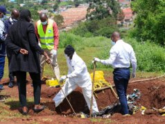 Mais de duas dúzias de crianças entre 33 corpos retirados de vala comum no Quénia: autoridades Mais de duas dúzias de crianças entre 33 corpos retirados de vala comum no Quénia: autoridades