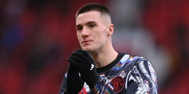 Manchester United x Aston Villa - Premier League AO VIVO: placar mais recente, notícias da equipe e atualizações enquanto os Red Devils recebem os quatro principais rivais em um confronto de grande sucesso
