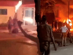 Manifestantes incendeiam sede do Partido Comunista em Cuba enquanto vídeo parece capturar tiros Manifestantes incendeiam sede do Partido Comunista em Cuba enquanto vídeo parece capturar tiros