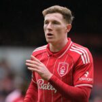 'Marcando essas caixas': Elliot Anderson está melhor no meio-campo do Man Utd do que três outros jogadores, diz Rio Ferdinand