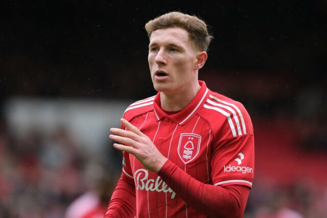 'Marcando essas caixas': Elliot Anderson está melhor no meio-campo do Man Utd do que três outros jogadores, diz Rio Ferdinand
