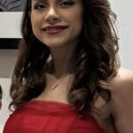 Paria Veisi (foto), 37 anos, foi encontrada morta sob um canteiro de flores e um pátio em sua antiga casa compartilhada com Alireza Askari, que admitiu seu assassinato