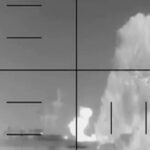 Marinheiros australianos a bordo de um submarino dos EUA quando este torpedeou um navio de guerra iraniano