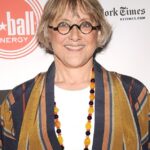 A atriz Mary Beth Hurt morreu aos 79 anos após uma batalha contra a doença de Alzheimer. Ela morreu em uma casa de repouso em Jersey City, Nova Jersey, onde residia, confirmou o cônjuge de Hurt, Paul Schrader.