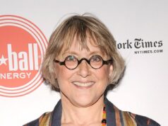 Mary Beth Hurt morta aos 79 anos após a batalha de Alzheimer: atriz mais conhecida por Interiors, The World Segundo Garp A atriz Mary Beth Hurt morreu aos 79 anos após uma batalha contra a doença de Alzheimer. Ela morreu em uma casa de repouso em Jersey City, Nova Jersey, onde residia, confirmou o cônjuge de Hurt, Paul Schrader.