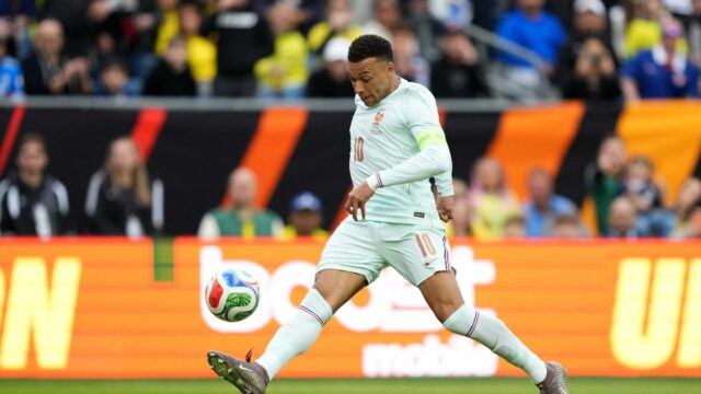 Mbappe é manchete na vitória da França enquanto o Brasil lightbox-info