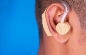 Médicos de Mumbai ajudam homem surdo a ouvir novamente 7 anos depois que remédios mudaram sua vida Médicos de Mumbai ajudam homem surdo a ouvir novamente 7 anos depois que remédios mudaram sua vida