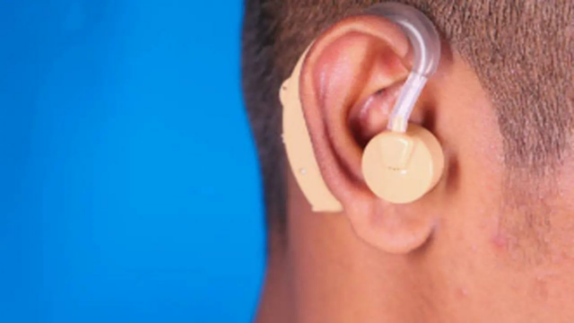 Médicos de Mumbai ajudam homem surdo a ouvir novamente 7 anos depois que remédios mudaram sua vida
