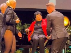 Medos pela frágil Liza Minnelli, 80, depois que um confuso ícone de Hollywood gargalhou, deu respostas bizarras e murmurou em um evento especial de aniversário comemorando seu livro de memórias O ícone de Hollywood Liza Minnelli foi acompanhado no palco pelo cantor e dançarino Michael Feinstein e sua sobrinha, Vanessa Jade O'Neill, no Million Dollar Theatre na terça-feira para a parada de sua turnê de livro em Los Angeles