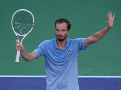 Medvedev encerra sequência de vitórias de Alcaraz e prepara final de Sinner em Indian Wells Medvedev encerra sequência de vitórias de Alcaraz e prepara final de Sinner em Indian Wells