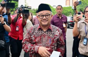 Mendikdasmen Buka Suara soal Isu Guru Honorer Tak Bisa Mengajar Lagi pada 2027 Mendikdasmen: Pembelajaran di Sekolah Tetap Berlangsung Usai Lebaran