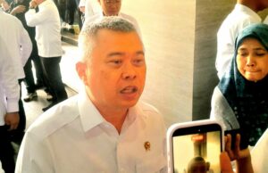 Menhub Dudy Janji Benahi Penyebab Antrean Panjang de Lintas Ketapang-Gilimanuk Menhub Dudy Janji Benahi Penyebab Antrean Panjang de Lintas Ketapang-Gilimanuk