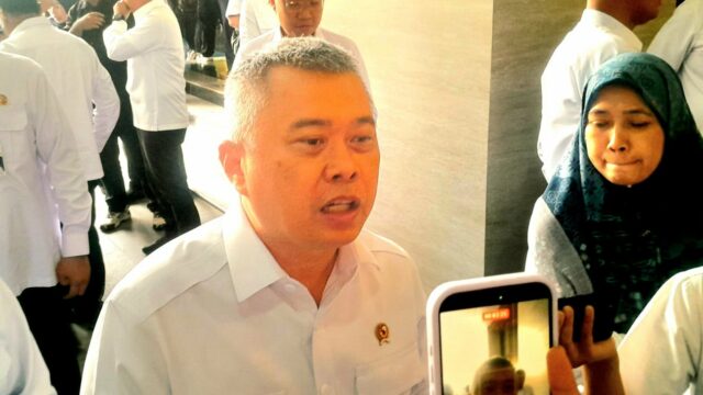 Menhub Dudy Janji Benahi Penyebab Antrean Panjang de Lintas Ketapang-Gilimanuk Menhub Dudy Janji Benahi Penyebab Antrean Panjang de Lintas Ketapang-Gilimanuk