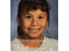 Menina de 8 anos do Arizona provavelmente morta por veículo em atropelamento, afirma a polícia Mãe abandonou filho e dirigiu por vários estados antes de atingir fatalmente uma mulher com seu carro