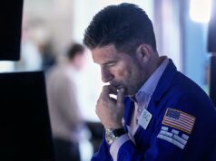 Mercado de ações hoje: Dow, S&P 500, futuros do Nasdaq afundam, preços do petróleo sobem à medida que os mercados reagem ao conflito no Irã Mercado de ações hoje: Dow, S&P 500, futuros do Nasdaq afundam, preços do petróleo sobem à medida que os mercados reagem ao conflito no Irã