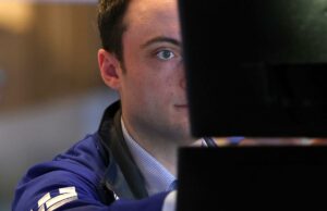 Mercado de ações hoje: Dow sobe, S&P 500, Nasdaq cai enquanto a incerteza da guerra eleva os preços do petróleo Mercado de ações hoje: Dow sobe, S&P 500, Nasdaq cai enquanto a incerteza da guerra eleva os preços do petróleo