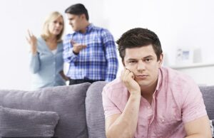 Meu filho de 35 anos está me sangrando até secar. Dei-lhe milhares nos últimos 20 anos… simplesmente não aguento mais. Eu só quero que ele pare. QUERIDA CAROLINE responde a uma das cartas mais comoventes que recebeu Meu filho de 35 anos sempre precisa de dinheiro emprestado... ele está me esgotando financeiramente