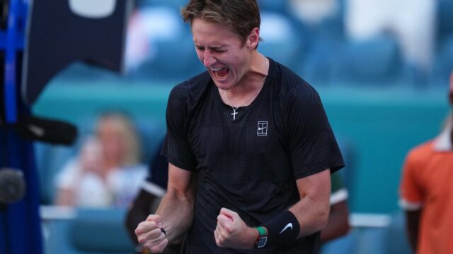 Miami Open 2026: Alcaraz nº 1 do mundo nocauteado por Korda em grande reviravolta
