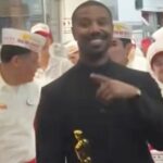 Michael B. Jordan segue para In-N-Out após a primeira vitória no Oscar - e a multidão enlouquece