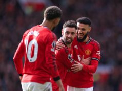 Michael Carrick elogia o favorito dos fãs do Man Utd, que ‘nunca faria mais nada’ fora de sua ‘responsabilidade’ principal Michael Carrick elogia o favorito dos fãs do Man Utd, que 'nunca faria mais nada' fora de sua 'responsabilidade' principal