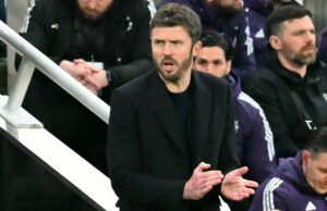 Michael Carrick faz promessa após a primeira derrota no comando do Man Utd contra o Newcastle, de 10 jogadores Michael Carrick faz promessa após a primeira derrota no comando do Man Utd contra o Newcastle, de 10 jogadores