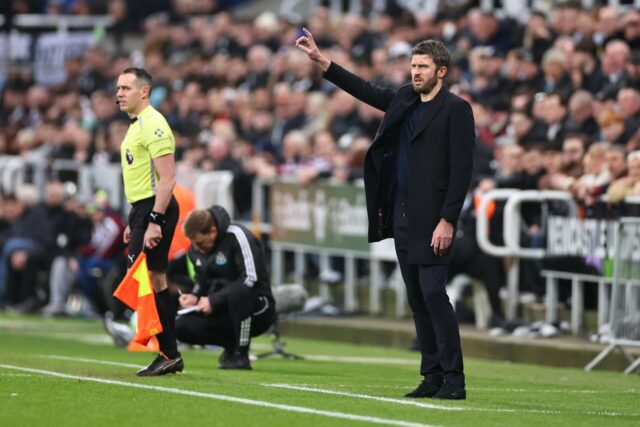 Michael Carrick feliz com os preparativos antes do confronto ‘importante’ entre Man Utd e Aston Villa

