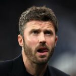 Michael Carrick pode resolver o maior problema do Man Utd, se ele realmente quiser se tornar treinador principal permanente - Opinião