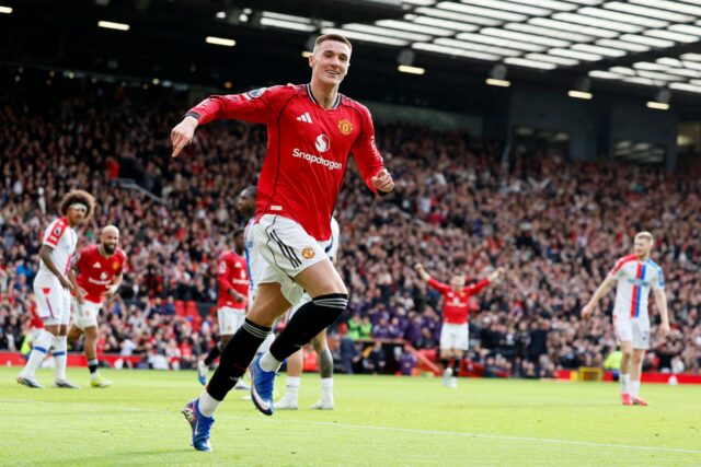 Micheal Carrick diz que é um ‘prazer trabalhar com um jogador do Man Utd’ e elogia sua melhoria
