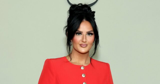 A influenciadora Mikayla Nogueira dá sinais de estar estressada após anunciar o divórcio