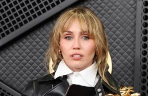 Miley Cyrus chora no trailer de ‘Especial do 20º aniversário de Hannah Montana’ Miley Cyrus chora e diz que o especial de aniversário de 'Hannah Montana' 'fica emocionado'