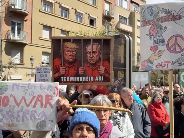 Milhares de pessoas em Madrid protestam contra a Gaza 'esquecida' e alertam que a guerra no Irão pode evoluir para uma espiral
