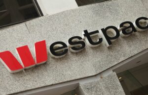 Milhões de australianos sofrerão ainda mais após alerta de novas taxas de grandes bancos Milhões de australianos sofrerão ainda mais após alerta de novas taxas de grandes bancos