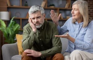 Minha esposa e eu temos um pecúlio de US$ 600 mil, mas minha irmã aposentada só tem US$ 25 mil e quer dinheiro. O que devo fazer? Minha esposa e eu temos um pecúlio de US$ 600 mil, mas minha irmã aposentada só tem US$ 25 mil e quer dinheiro. O que devo fazer?