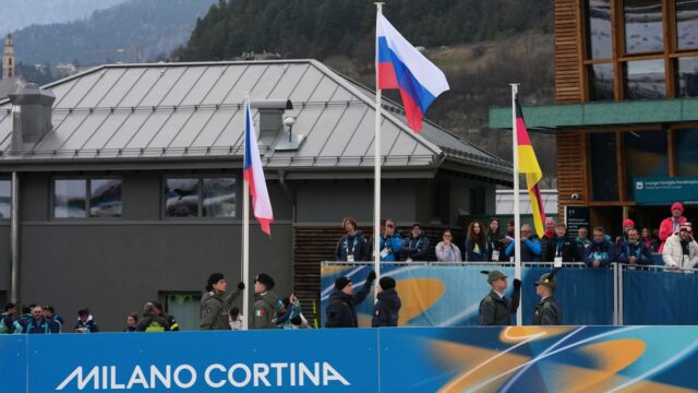 Ministro dos Esportes da Rússia defende retorno da bandeira e do hino às Paraolimpíadas

