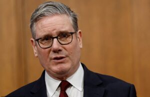 Ministros do Trabalho foram criticados como ‘hipócritas’ depois de reivindicarem quase £ 60.000 para subsidiar seu combustível Onze do gabinete de Sir Keir Starmer (foto em 16 de março) contaram com subsídios financiados pelos contribuintes para ajudar a operar seus veículos nos últimos anos, revela a análise de receitas de despesas