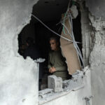 Mísseis iranianos causam danos generalizados em Israel na última onda