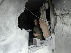 Mísseis iranianos causam danos generalizados em Israel na última onda Mísseis iranianos causam danos generalizados em Israel na última onda